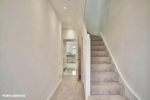 3 bedroom end of terrace house for sale, Forest View Road, London, E17