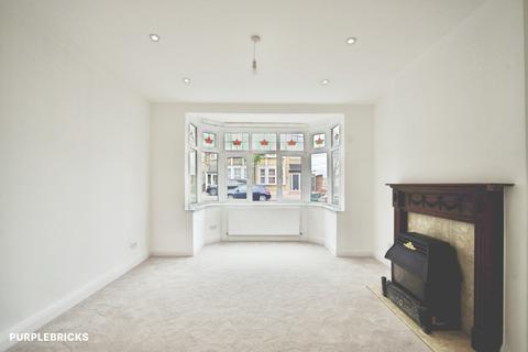 3 bedroom end of terrace house for sale, Forest View Road, London, E17