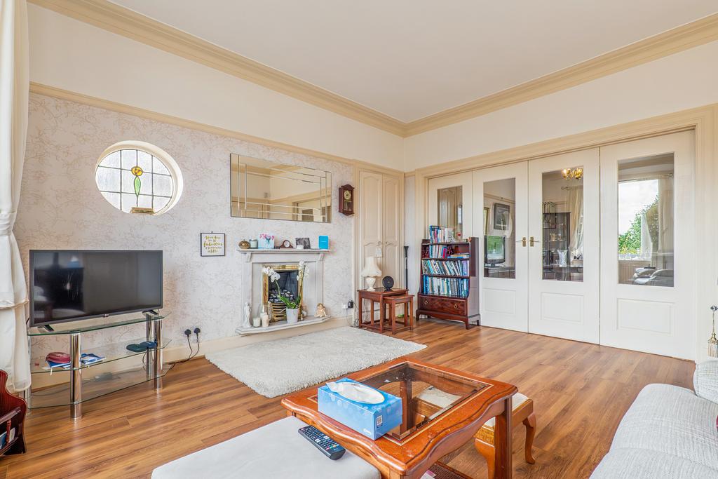 House in Bearsden, East Dunbartonshire - More