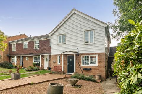 3 bedroom end of terrace house for sale, Milton Gardens, Berkshire RG40