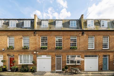 3 bedroom mews to rent, Frederick Close, London, W2