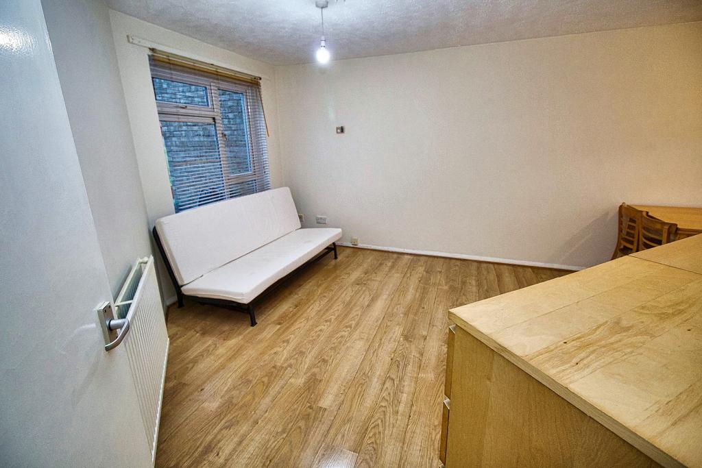 Apartment in Cardiff - View 5