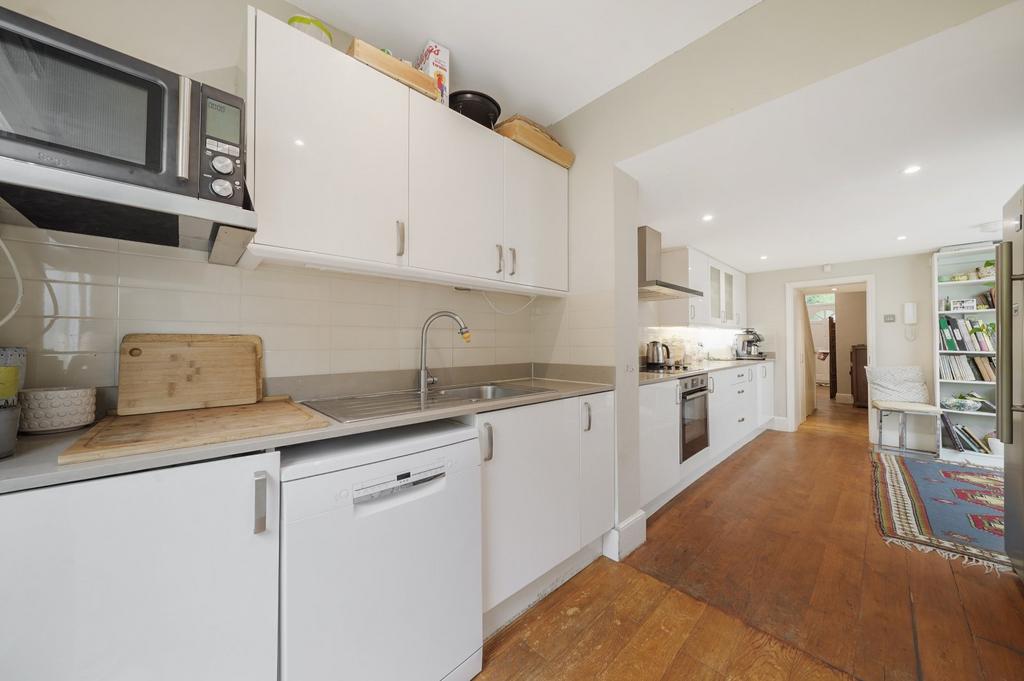 House in London - View 3