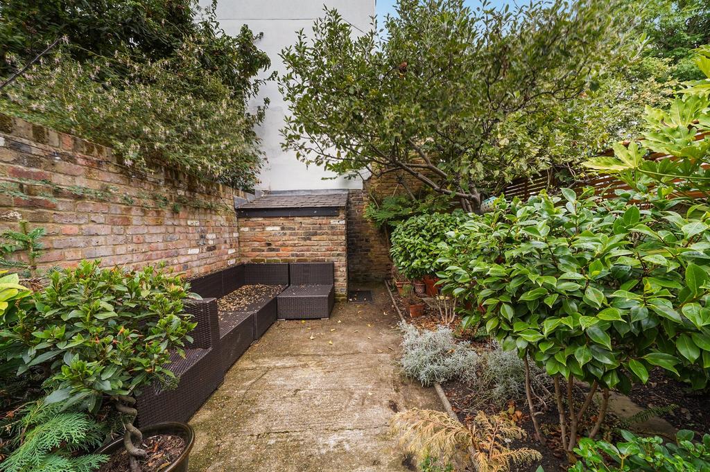 House in London - View 5