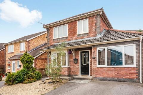3 bedroom semi-detached house to rent, Heol Isaf, Pontypridd, CF38