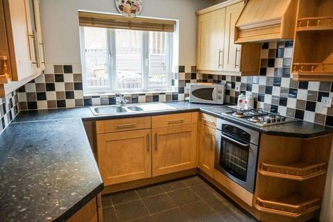 3 bedroom semi-detached house to rent, Heol Isaf, Pontypridd, CF38
