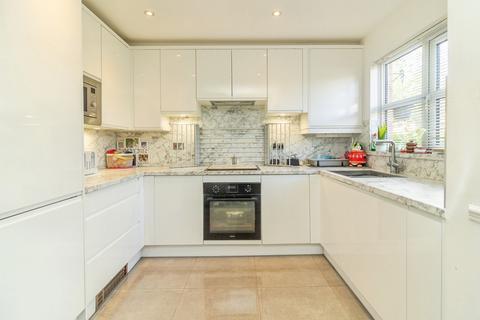 2 bedroom terraced house for sale, Rosemullion Avenue, Tattenhoe, Milton Keynes, Buckinghamshire, MK4