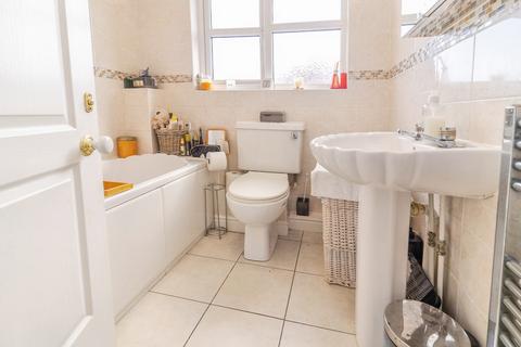 2 bedroom terraced house for sale, Rosemullion Avenue, Tattenhoe, Milton Keynes, Buckinghamshire, MK4