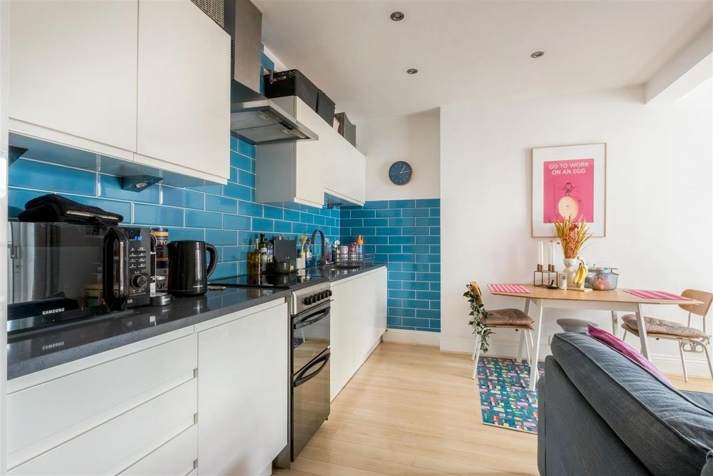 Apartment in Hove - View 4