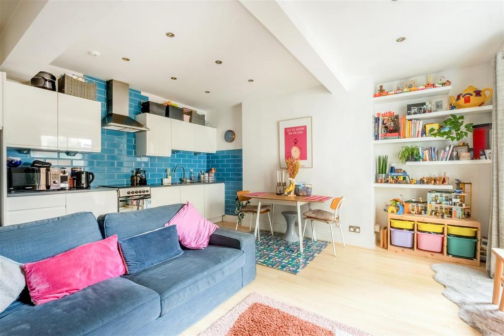 Apartment in Hove - More