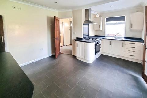 3 bedroom semi-detached house to rent, Foxhall Road, IP3, Ipswich, IP3