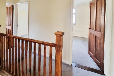 3 bedroom semi-detached house to rent, Foxhall Road, IP3, Ipswich, IP3