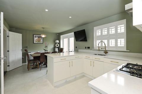 4 bedroom detached house for sale, Whernside Close, HARROGATE