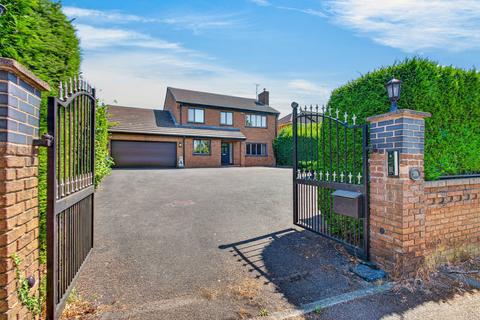 4 bedroom detached house for sale, Rockingham Road, Kettering NN16