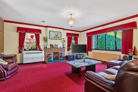 4 bedroom detached house for sale, Rockingham Road, Kettering NN16