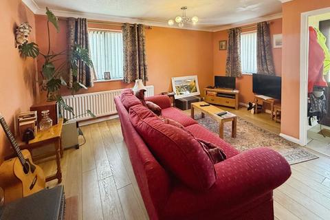 3 bedroom semi-detached house for sale, Chestnut End, Oxfordshire OX26