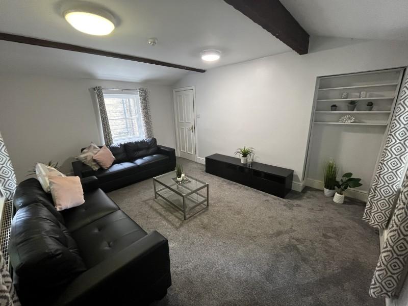 House in Leeds, West Yorkshire - View 3