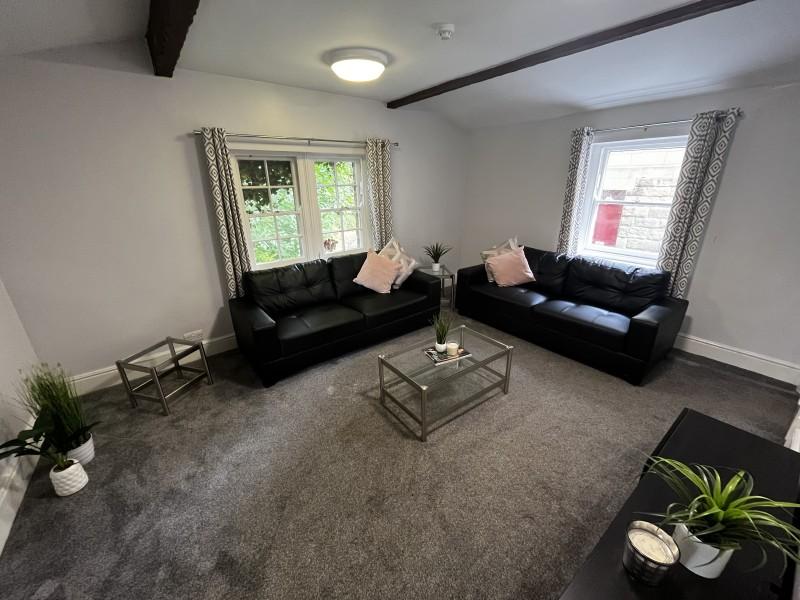 House in Leeds, West Yorkshire - View 4