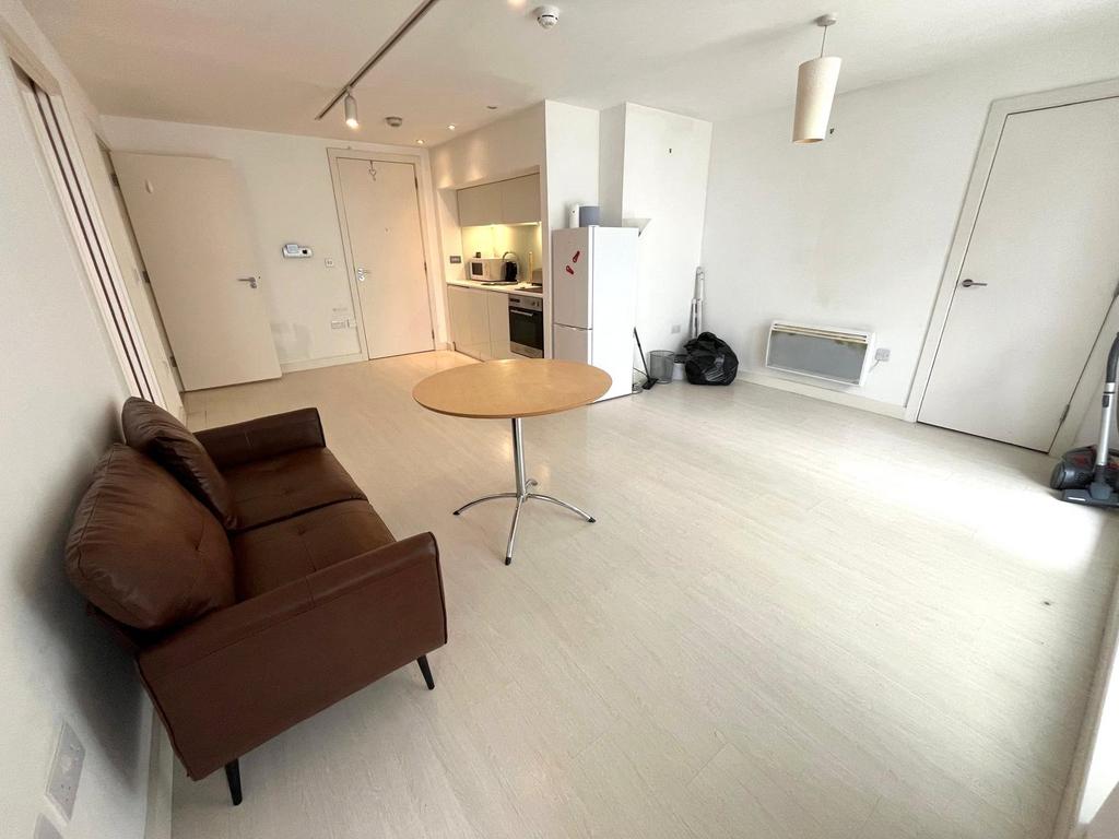 Apartment in Leeds - View 3