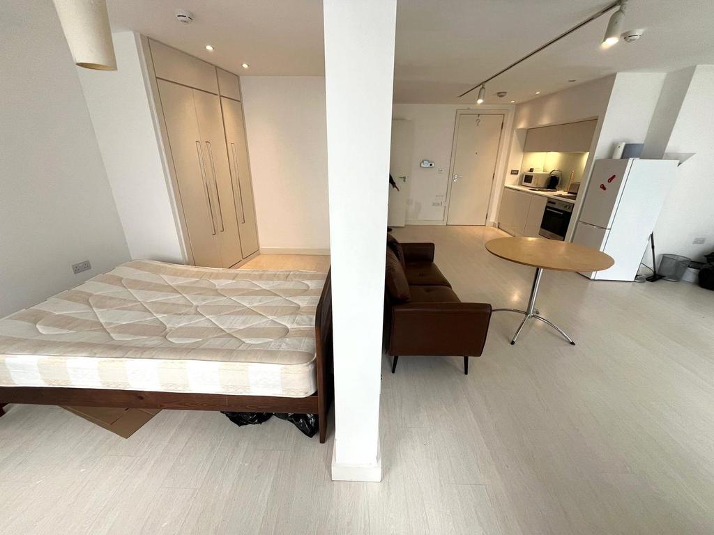 Apartment in Leeds - View 5