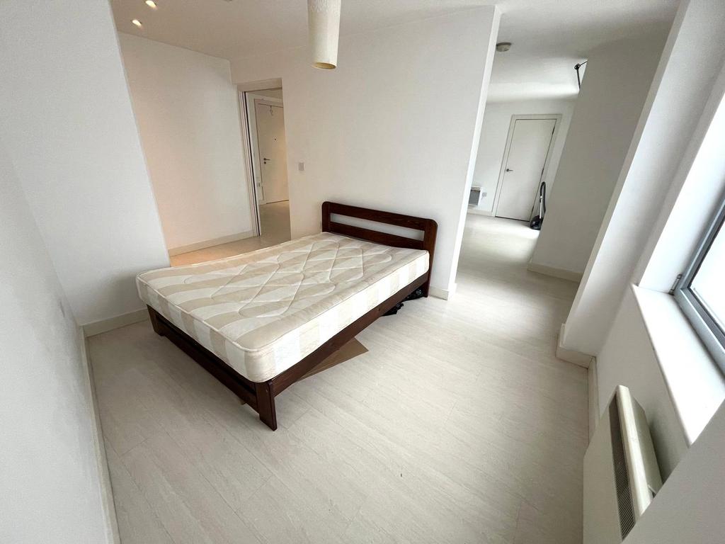 Apartment in Leeds - More