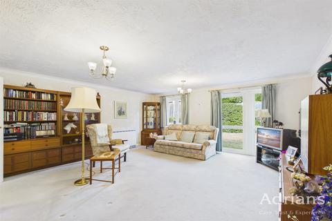 2 bedroom retirement property for sale, Spalding Court, Cedar Avenue, CM1 2UZ