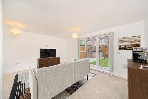 3 bedroom end of terrace house for sale, Empire Close, Charlton