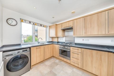 3 bedroom end of terrace house for sale, Empire Close, Charlton
