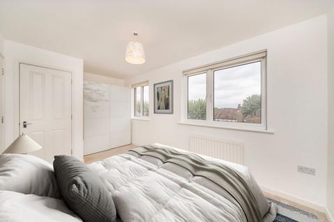 3 bedroom end of terrace house for sale, Empire Close, Charlton