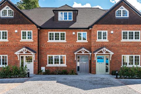 4 bedroom terraced house for sale, Oatlands Drive, Weybridge, Surrey, KT13