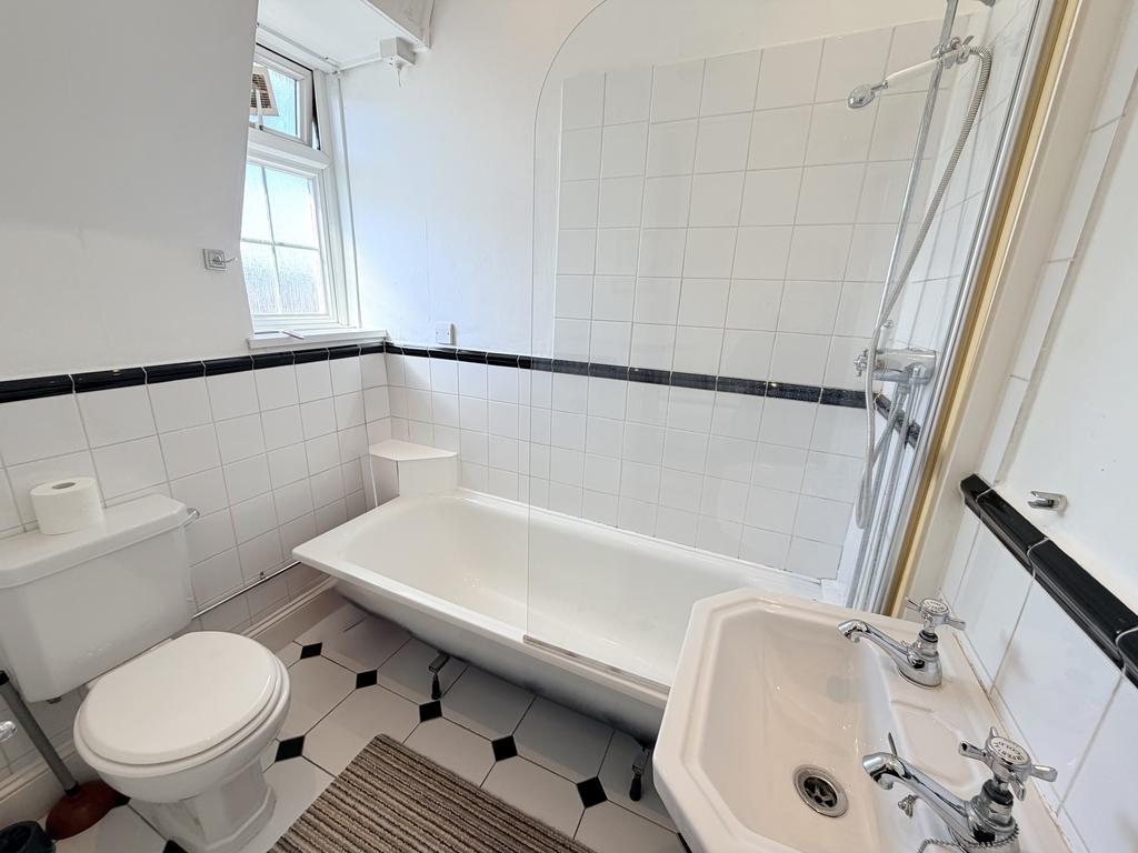 Apartment in Cardiff - View 4