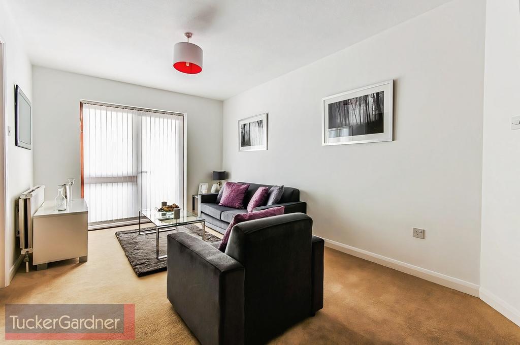 Apartment in Cambridge, Petersfield - View 2