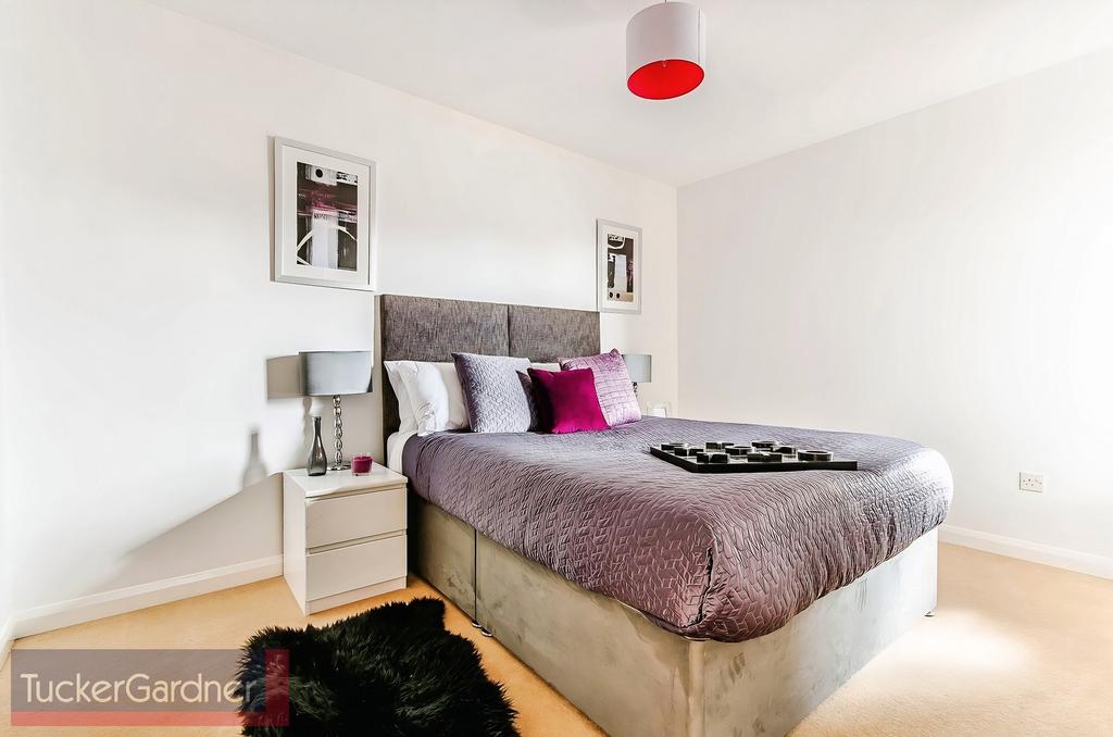 Apartment in Cambridge, Petersfield - View 5