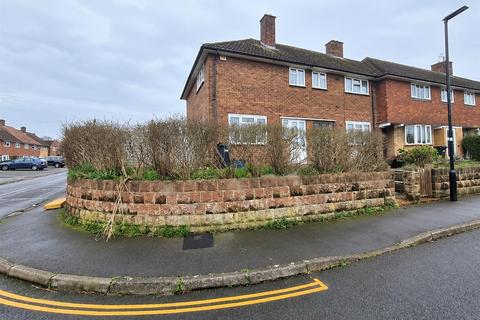 2 bedroom end of terrace house for sale, Cygnet Avenue, Feltham