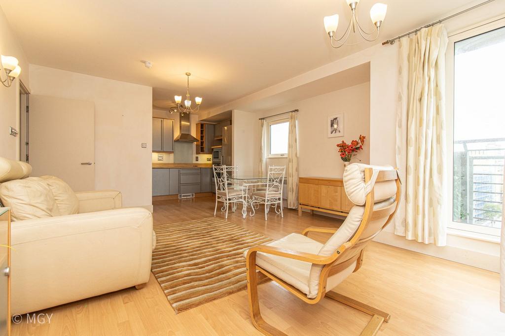 Apartment in Cardiff, Crockherbtown, Castle - View 3