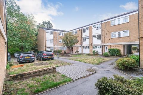 2 bedroom ground floor flat for sale, Cunworth Court, BRACKNELL