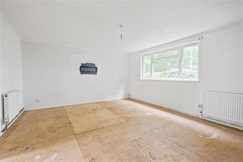 2 bedroom ground floor flat for sale, Cunworth Court, BRACKNELL