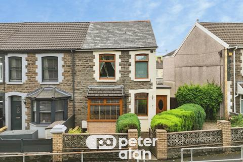 3 bedroom end of terrace house for sale, Treharne Terrace, Treharris