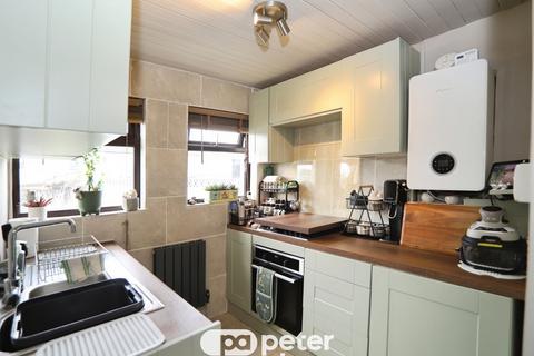 3 bedroom end of terrace house for sale, Treharne Terrace, Treharris