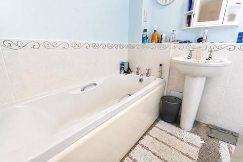 2 bedroom flat for sale, Sorrel Close, Isham, NN14