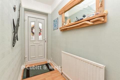 2 bedroom ground floor maisonette for sale, Falcourt Close, Sutton, Surrey
