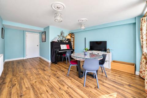 4 bedroom terraced house for sale, Beardsfield, LONDON, London, E13