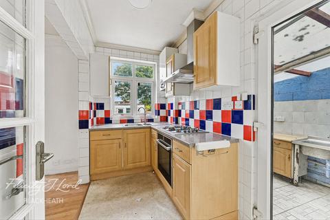 3 bedroom apartment for sale, Wincrofts Drive, London