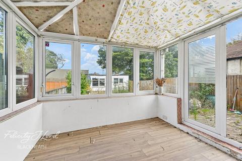 3 bedroom apartment for sale, Wincrofts Drive, London