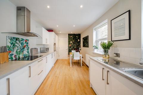 2 bedroom flat for sale, Wellfield Road, Streatham, London, SW16