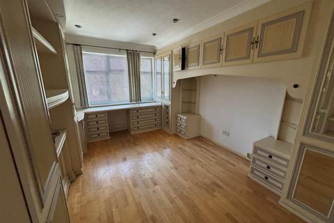 2 bedroom flat for sale, Tennison Road, London