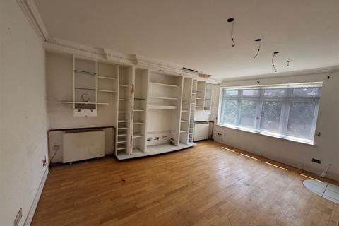 2 bedroom flat for sale, Tennison Road, London