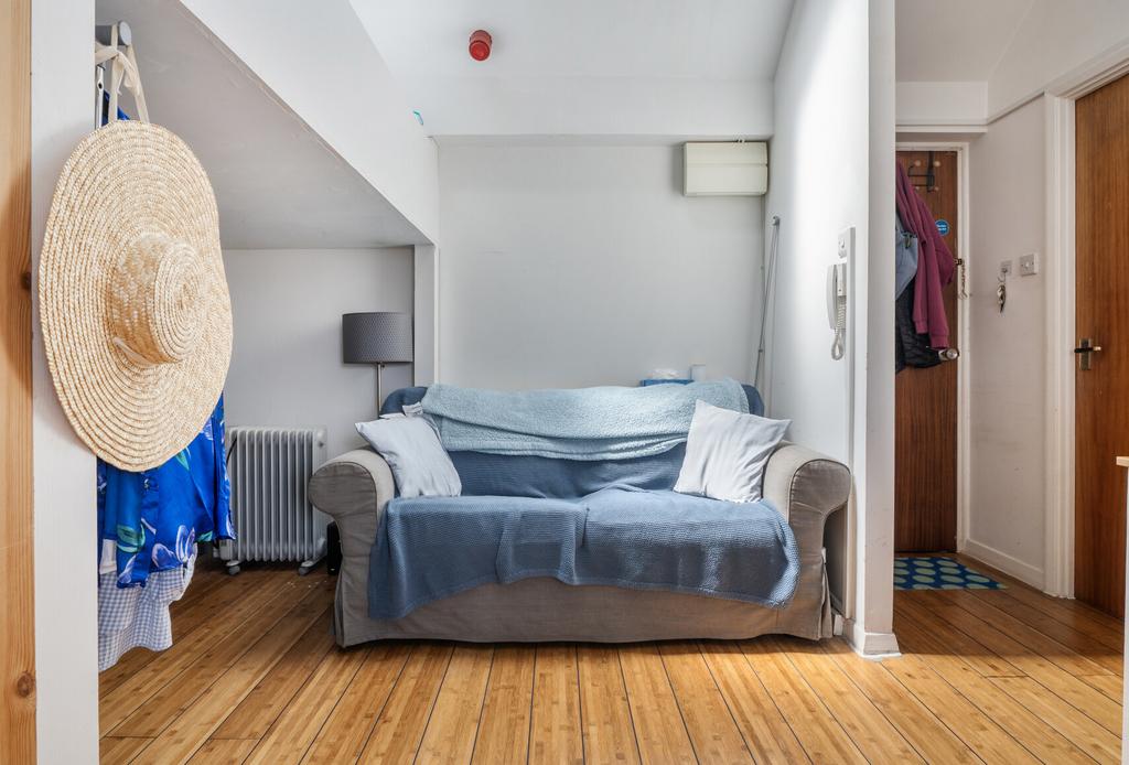 Apartment in Bristol - View 3