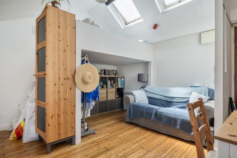 Studio for sale, Park Place, Bristol BS8