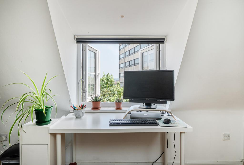 Apartment in Bristol - More